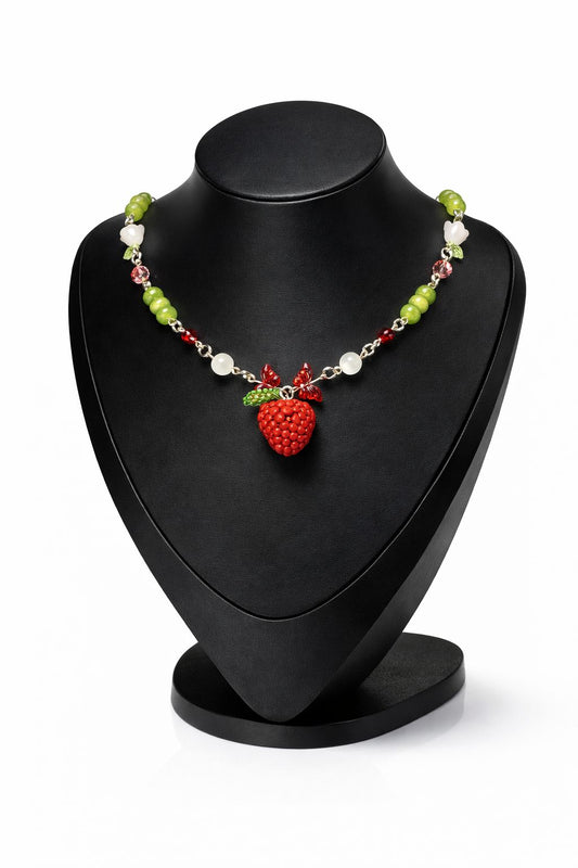 Handgefertigte Himbeer-Halskette mit Glasperlen – Verspielter Frucht-Schmuck in Rot & Grün